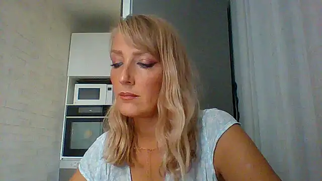 Snapshot of Vexxaa chatting on September 10, 1:55 pm Vexxaa online show from September 10, 1:55 pm