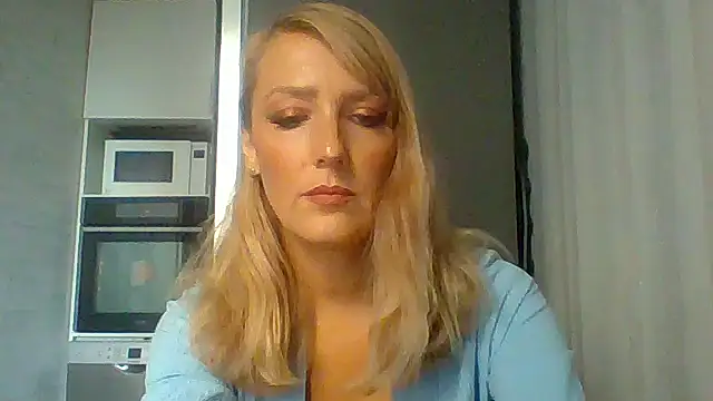 Snapshot of Vexxaa chatting on October 1, 2:12 pm Vexxaa online show from October 1, 2:12 pm