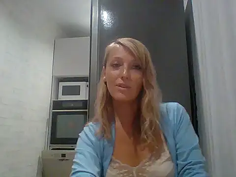 Snapshot of Vexxaa chatting on October 5, 5:22 pm Vexxaa online show from October 5, 5:22 pm