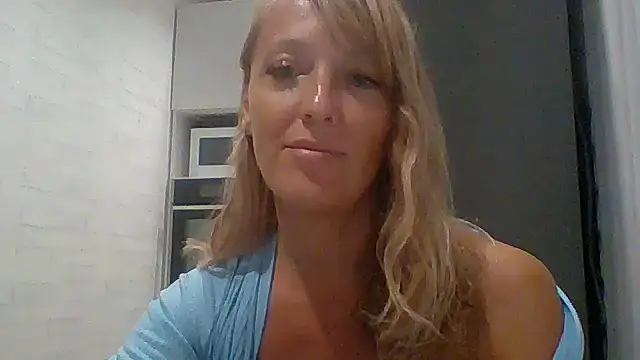 Snapshot of Vexxaa chatting on October 6, 4:59 pm Vexxaa online show from October 6, 4:59 pm