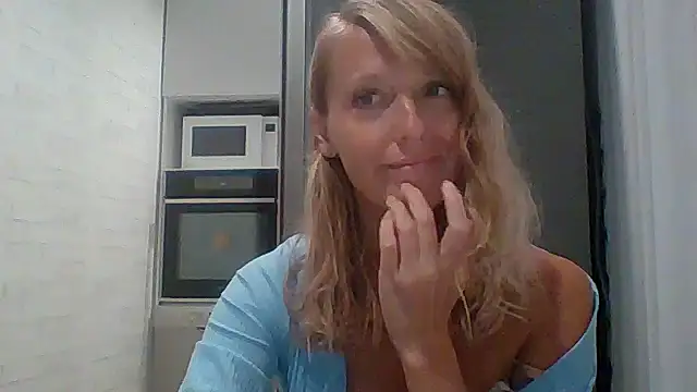 Snapshot of Vexxaa chatting on October 7, 5:10 pm Vexxaa online show from October 7, 5:10 pm