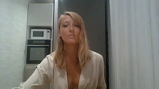Snapshot of Vexxaa chatting on October 10, 7:13 pm Vexxaa online show from October 10, 7:13 pm