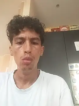 Snapshot of lusiboy96 chatting on September 17, 8:27 am lusiboy96 online show from September 17, 8:27 am