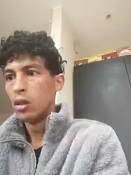 Snapshot of lusiboy96 chatting on October 1, 7:36 am lusiboy96 online show from October 1, 7:36 am