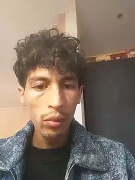 Snapshot of lusiboy96 chatting on October 14, 7:42 am lusiboy96 online show from October 14, 7:42 am