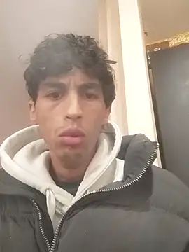 Snapshot of lusiboy96 chatting on October 30, 9:22 am lusiboy96 online show from October 30, 9:22 am