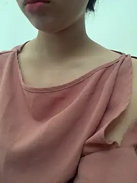 Snapshot of Nguyenha11 chatting on September 15, 8:25 am Nguyenha11 online show from September 15, 8:25 am