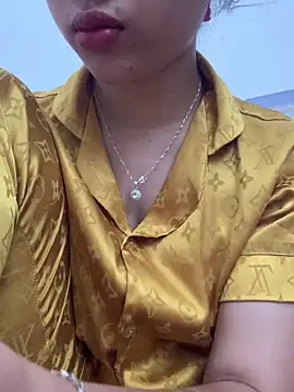 Snapshot of Nguyenha11 chatting on June 3, 6:49 am Nguyenha11 online show from June 3, 6:49 am