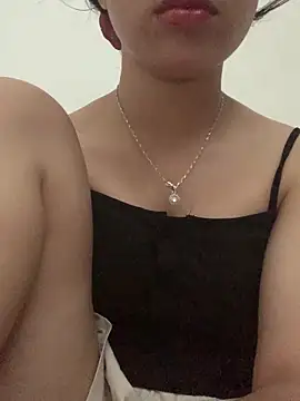 Snapshot of Nguyenha11 chatting on June 5, 9:37 am Nguyenha11 online show from June 5, 9:37 am