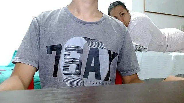 18and45couple online show from May 4, 2:18 am