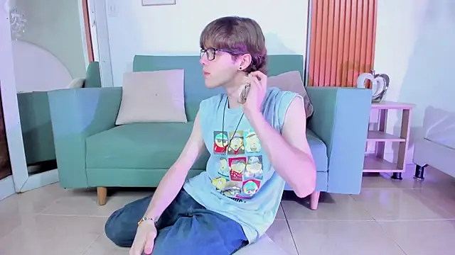 Snapshot of KyleDusk chatting on December 2, 1:17 pm KyleDusk online show from December 2, 1:17 pm