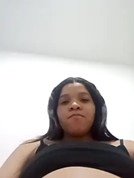 VictoriDior online show from January 13, 10:37 pm