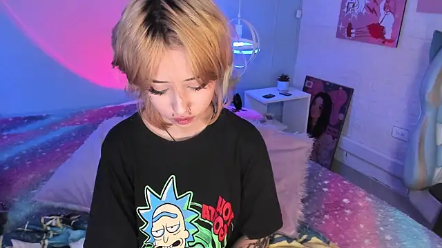 Hannahpage online show from October 4, 3:10 pm