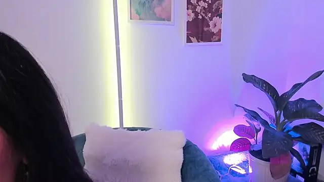 canelleGarces online show from December 2, 10:49 pm