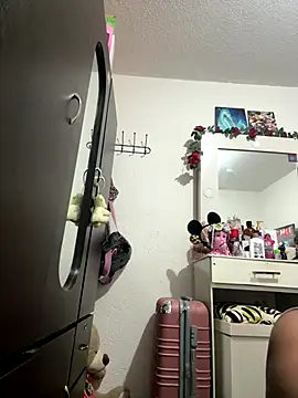 Snapshot of saranghae_ chatting on October 18, 2:03 am saranghae online show from October 18, 2:03 am