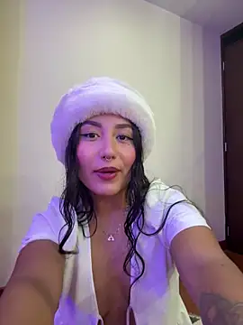 Snapshot of saranghae_ chatting on December 18, 11:33 pm saranghae online show from December 18, 11:33 pm