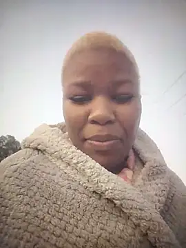 Snapshot of Seductive_Yellow_Titties chatting on September 11, 4:45 am Seductive Yellow Titties online show from September 11, 4:45 am