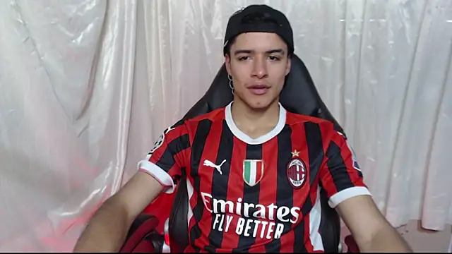 Snapshot of jacobbiker chatting on December 1, 6:02 pm jacobbiker online show from December 1, 6:02 pm