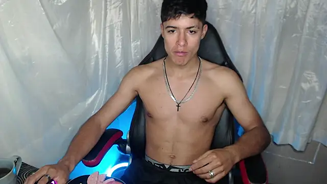 Snapshot of jacobbiker chatting on December 15, 10:52 am jacobbiker online show from December 15, 10:52 am