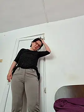 Snapshot of Vera_Elle chatting on May 12, 6:32 am Vera Elle online show from May 12, 6:32 am