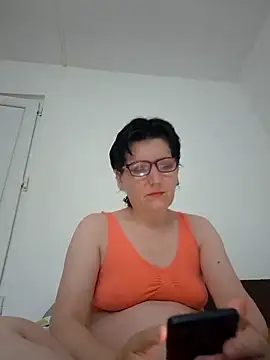 Snapshot of Vera_Elle chatting on May 19, 3:24 am Vera Elle online show from May 19, 3:24 am