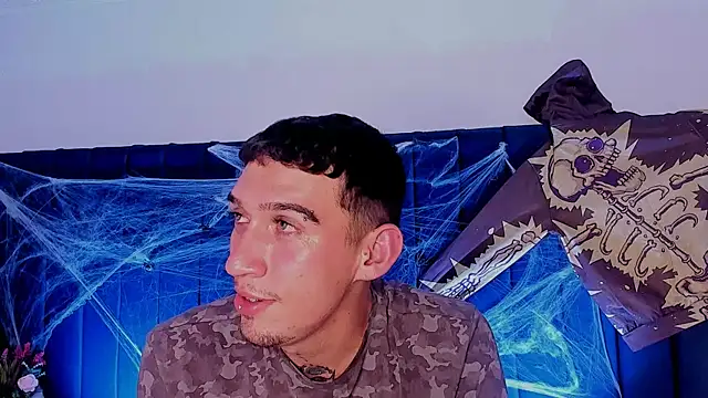 dominik thompson777 online show from October 30, 5:31 am