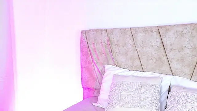 ScarlettLuxe online show from October 3, 8:39 pm