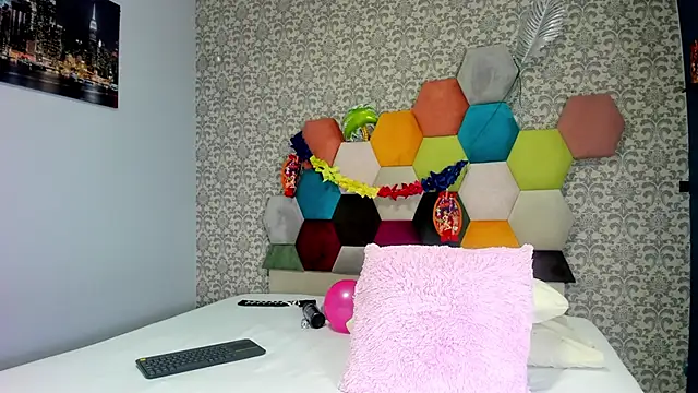 amarantha hanss online show from December 16, 5:40 pm