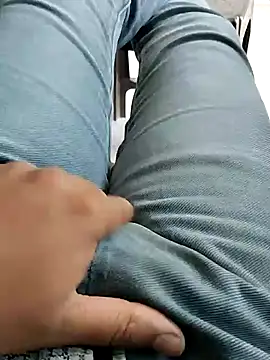 Snapshot of hunk28_6 chatting on October 25, 6:43 am hunk28 6 online show from October 25, 6:43 am