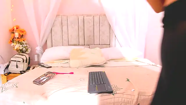 Rachellcooperrr online show from October 20, 10:49 am