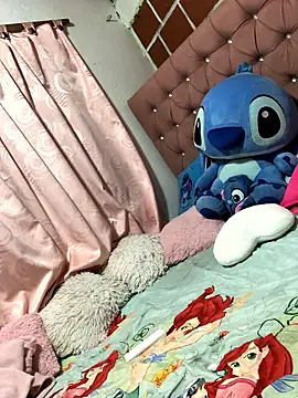 Rachellcooperrr online show from January 13, 1:33 am