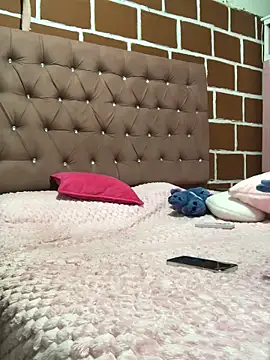 Rachellcooperrr online show from February 19, 12:06 am