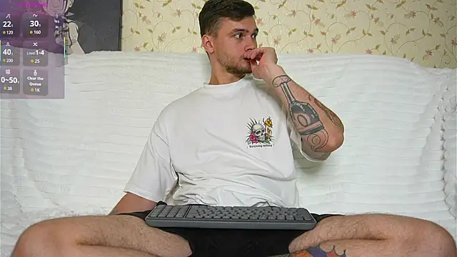 Snapshot of johnstoneisland chatting on June 30, 6:09 pm johnstoneisland online show from June 30, 6:09 pm