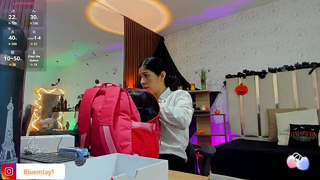 Snapshot of BLUE_TAY1 chatting on October 27, 12:09 pm BLUE TAY1 online show from October 27, 12:09 pm