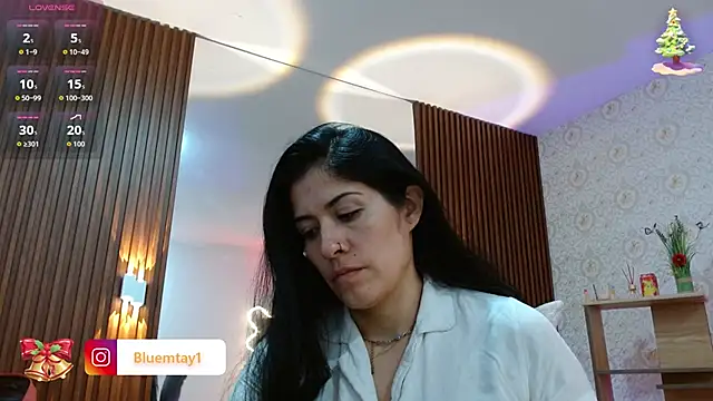 Snapshot of BLUE_TAY1 chatting on November 10, 12:37 pm BLUE TAY1 online show from November 10, 12:37 pm