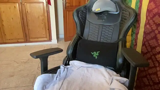 Snapshot of JUSTFORRICH chatting on November 25, 12:49 pm JUSTFORRICH online show from November 25, 12:49 pm