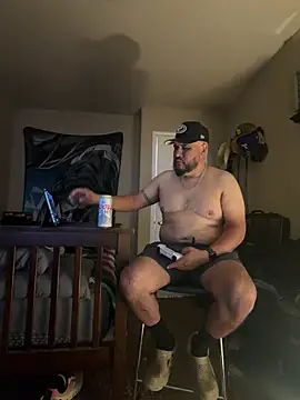 Snapshot of tangaman2280 chatting on June 12, 2:43 am tangaman2280 online show from June 12, 2:43 am