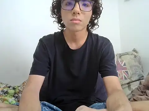 Snapshot of BBoyLatino0 chatting on October 10, 6:07 pm BBoyLatino0 online show from October 10, 6:07 pm