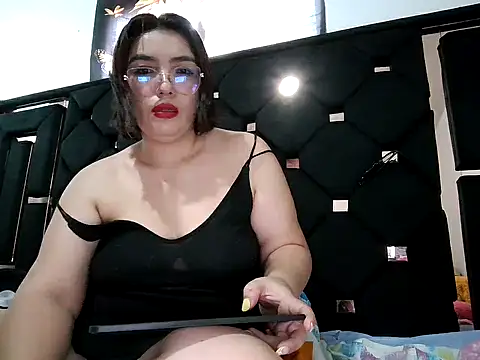 vegacristal88 online show from May 7, 9:31 pm
