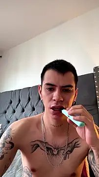 chris suarez online show from July 15, 9:31 pm