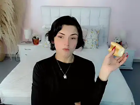 nathalialoes1 online show from October 12, 7:13 pm