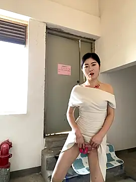 Snapshot of xtt1689999 chatting on November 30, 4:27 am xtt1689999 online show from November 30, 4:27 am