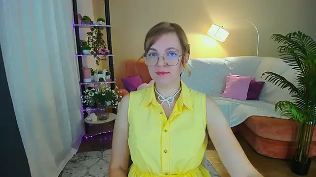 Snapshot of YourUniverser chatting on September 18, 4:14 am YourUniverser online show from September 18, 4:14 am