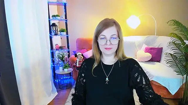 Snapshot of YourUniverser chatting on November 16, 9:37 am YourUniverser online show from November 16, 9:37 am