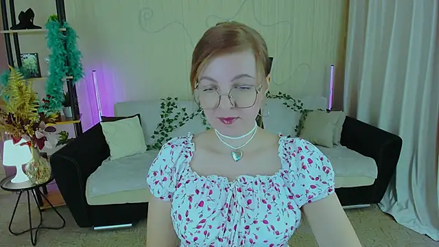 Snapshot of YourUniverser chatting on November 28, 9:56 am YourUniverser online show from November 28, 9:56 am