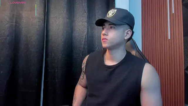 Draven Marceaux online show from December 19, 11:39 am