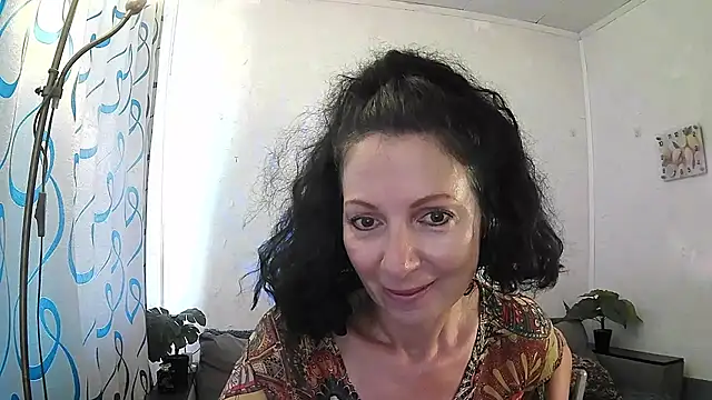 Snapshot of ValleriWind chatting on July 9, 4:27 am ValleriWind online show from July 9, 4:27 am