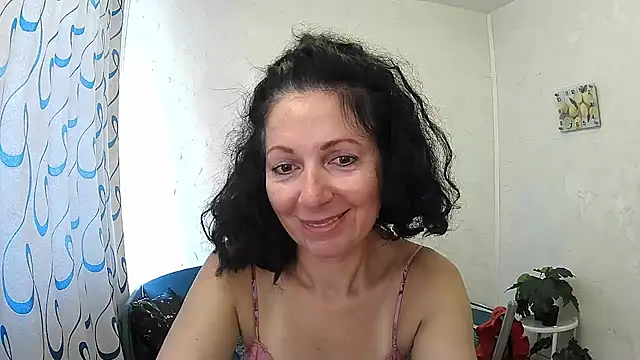 Snapshot of ValleriWind chatting on August 3, 9:04 am ValleriWind online show from August 3, 9:04 am