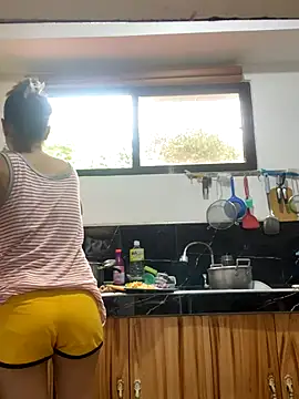 Snapshot of wildpussycat69 chatting on November 25, 3:28 am wildpussycat69 online show from November 25, 3:28 am