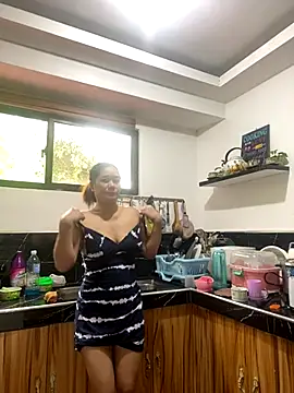 Snapshot of wildpussycat69 chatting on December 16, 3:33 am wildpussycat69 online show from December 16, 3:33 am